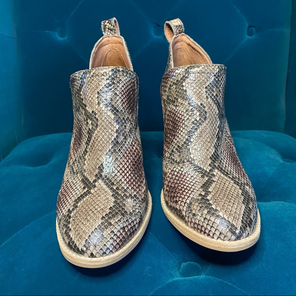 Jeffrey Campbell Taupe Snake Western bootie - Picture 5 of 15